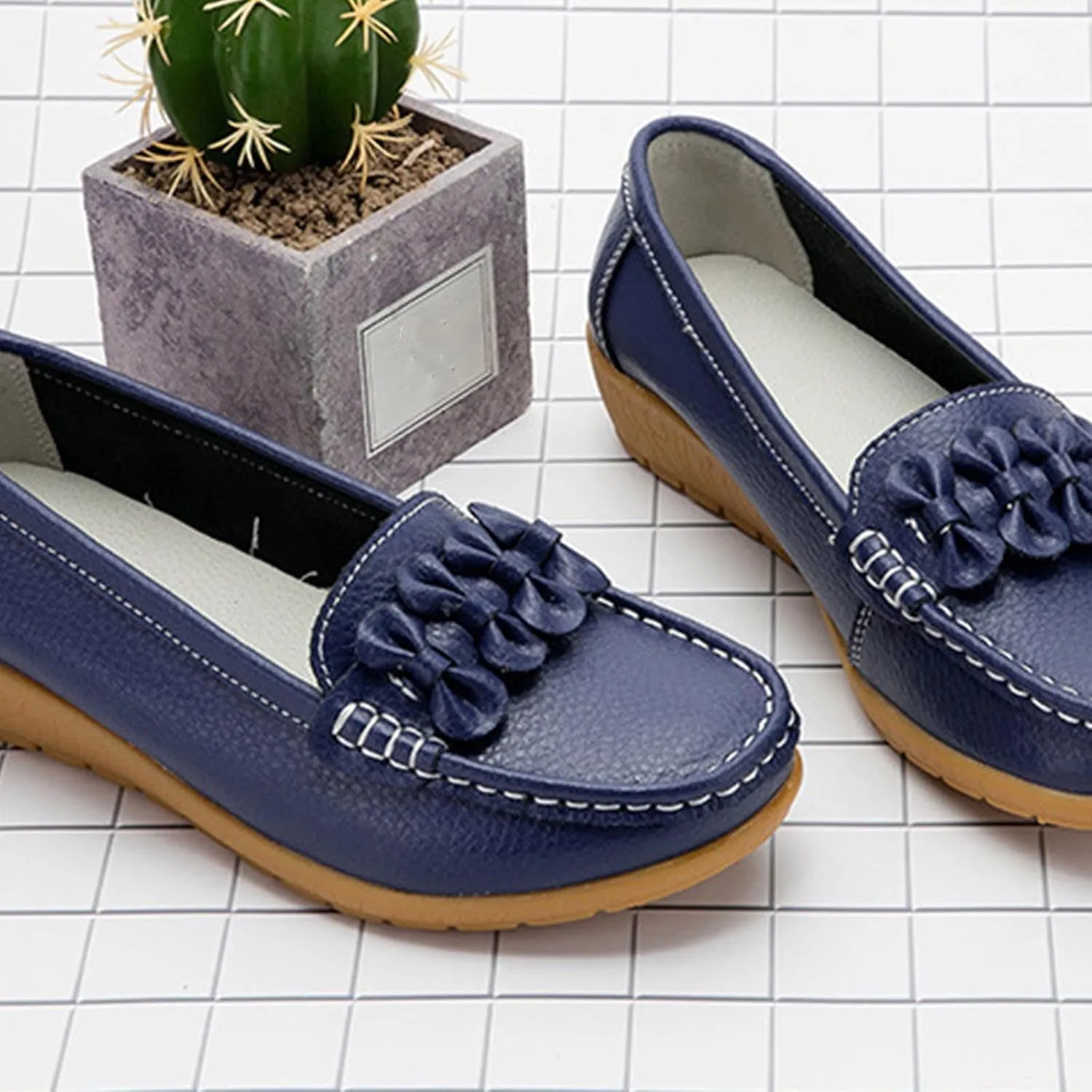 2025 Women's Ruched Embellished Pump Sandals Solid Faux Leather Slip on Loafer Closed Toe Rubber Sole Casual Sandal