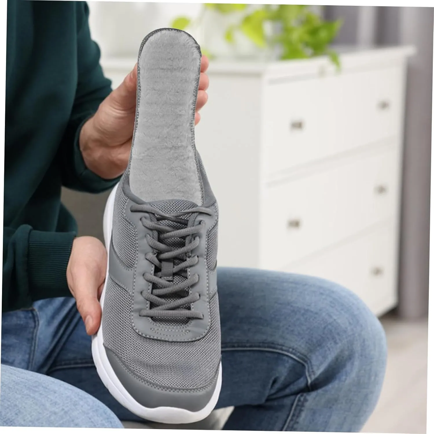Beaupretty 4 Pairs Winter Fluffy Thermal Insoles for Boots and Shoes Cushioned Thickened No Crease Shoe Inserts for Cold Weather for Men and Women Footwear