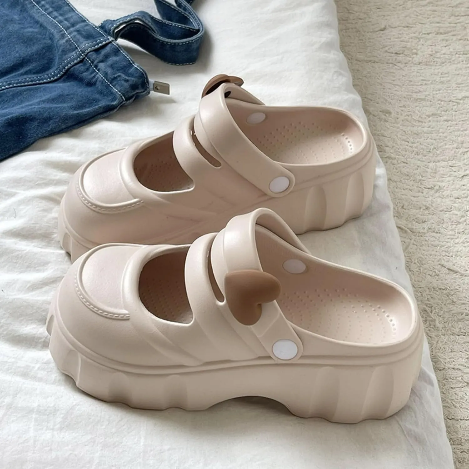 Cute Heart Thick Sole Slippers Women Mary Jane Clogs with Hole EVA Y2K Platform Height Increase Indoor Shower Sandals Outdoor Travel Beach Sandals