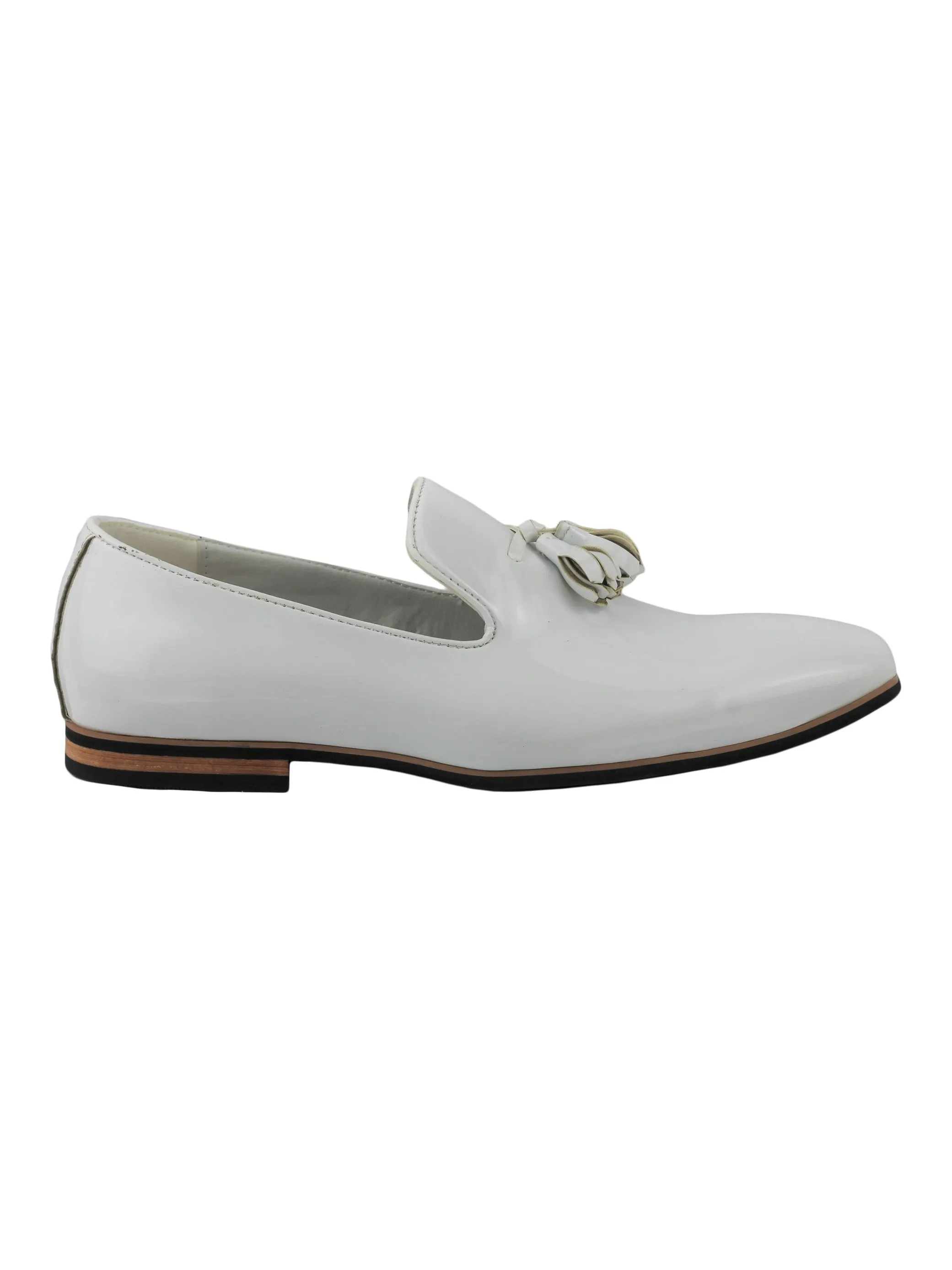 FAUX LEATHER SHINY SLIP ON SHOES IN WHITE