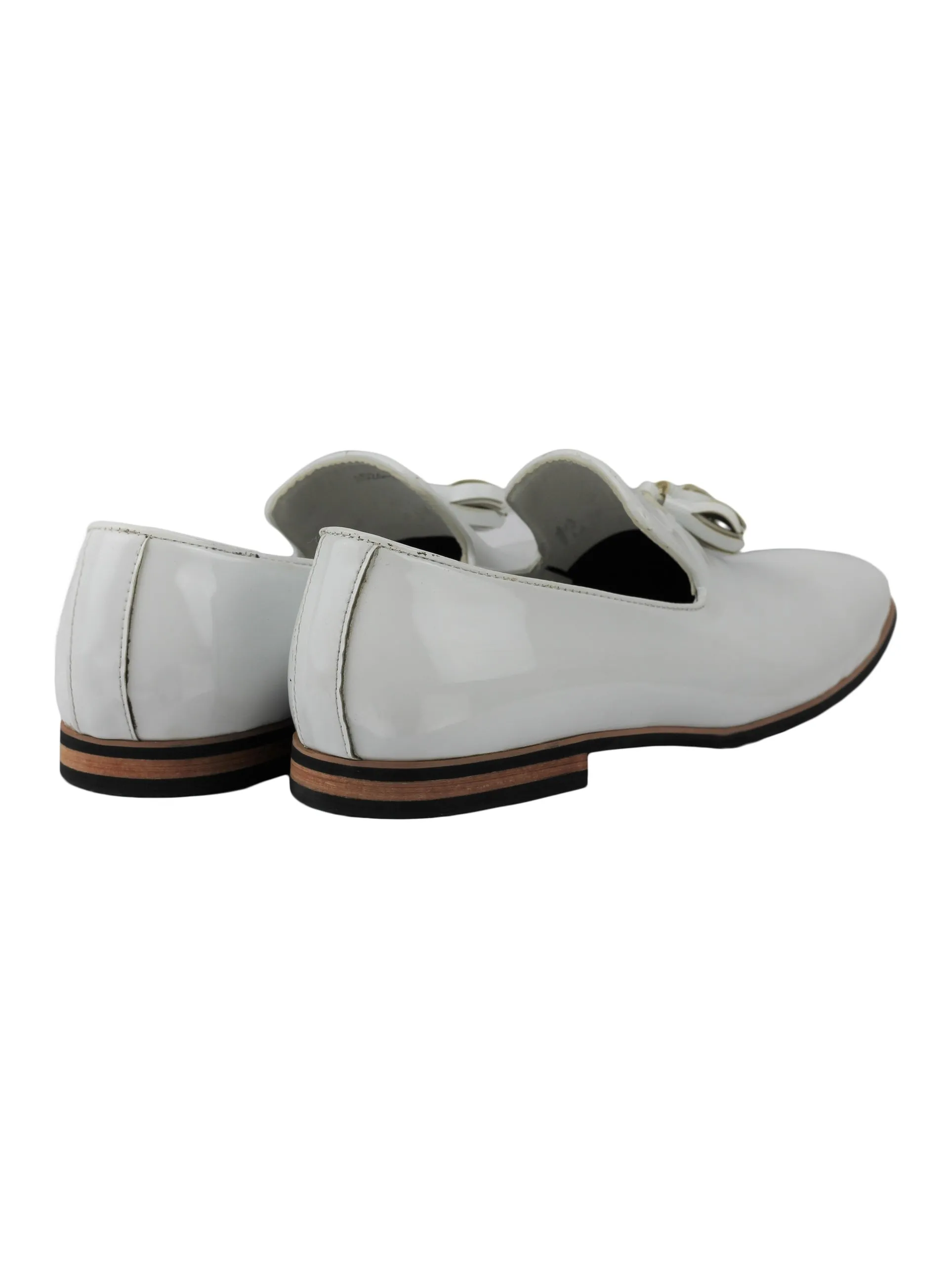 FAUX LEATHER SHINY SLIP ON SHOES IN WHITE
