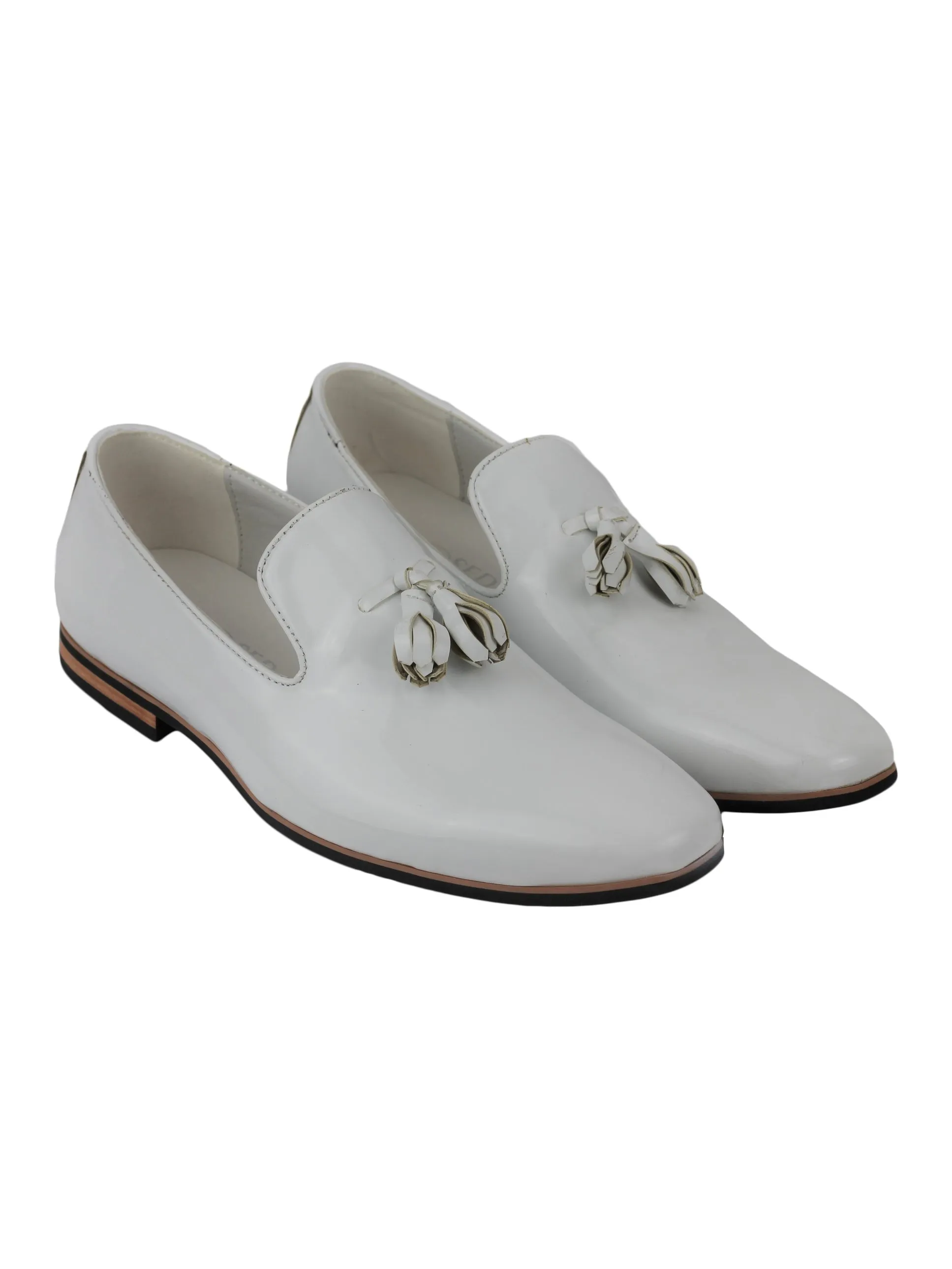 FAUX LEATHER SHINY SLIP ON SHOES IN WHITE