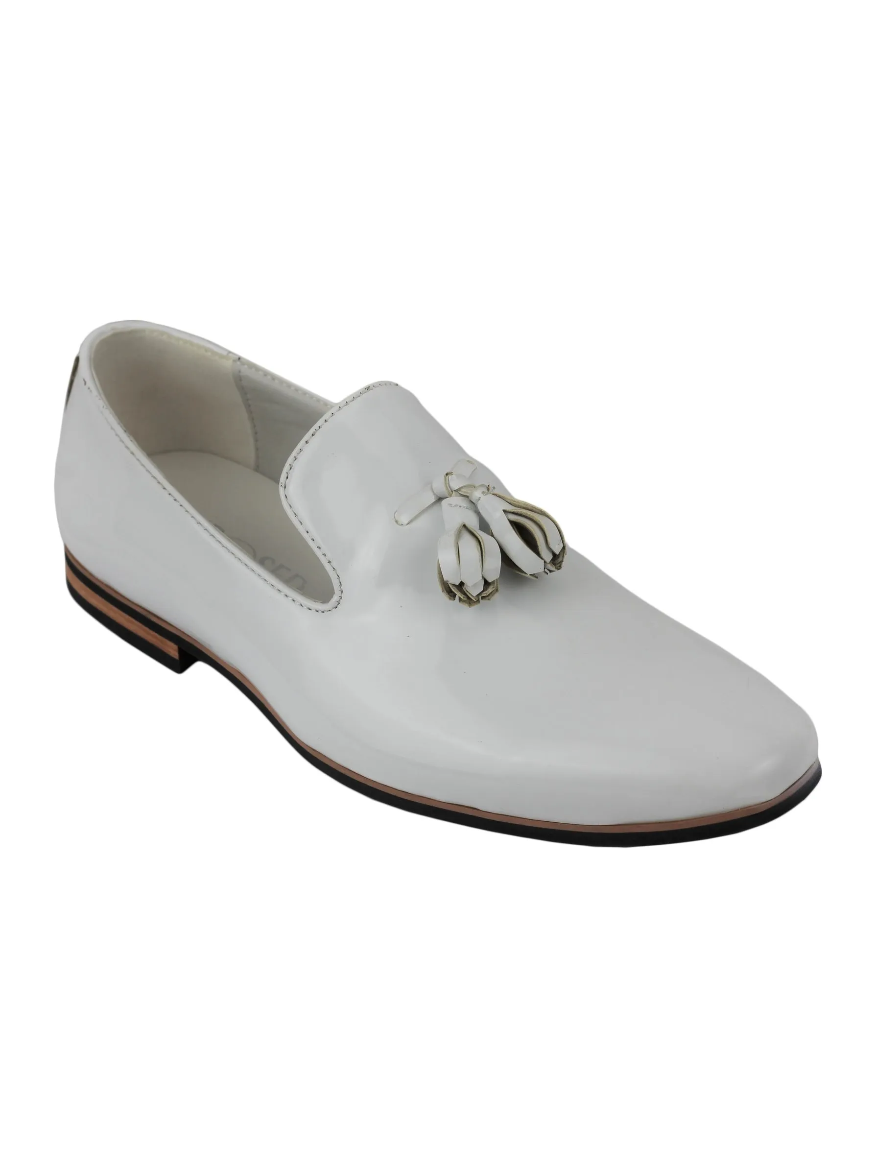 FAUX LEATHER SHINY SLIP ON SHOES IN WHITE