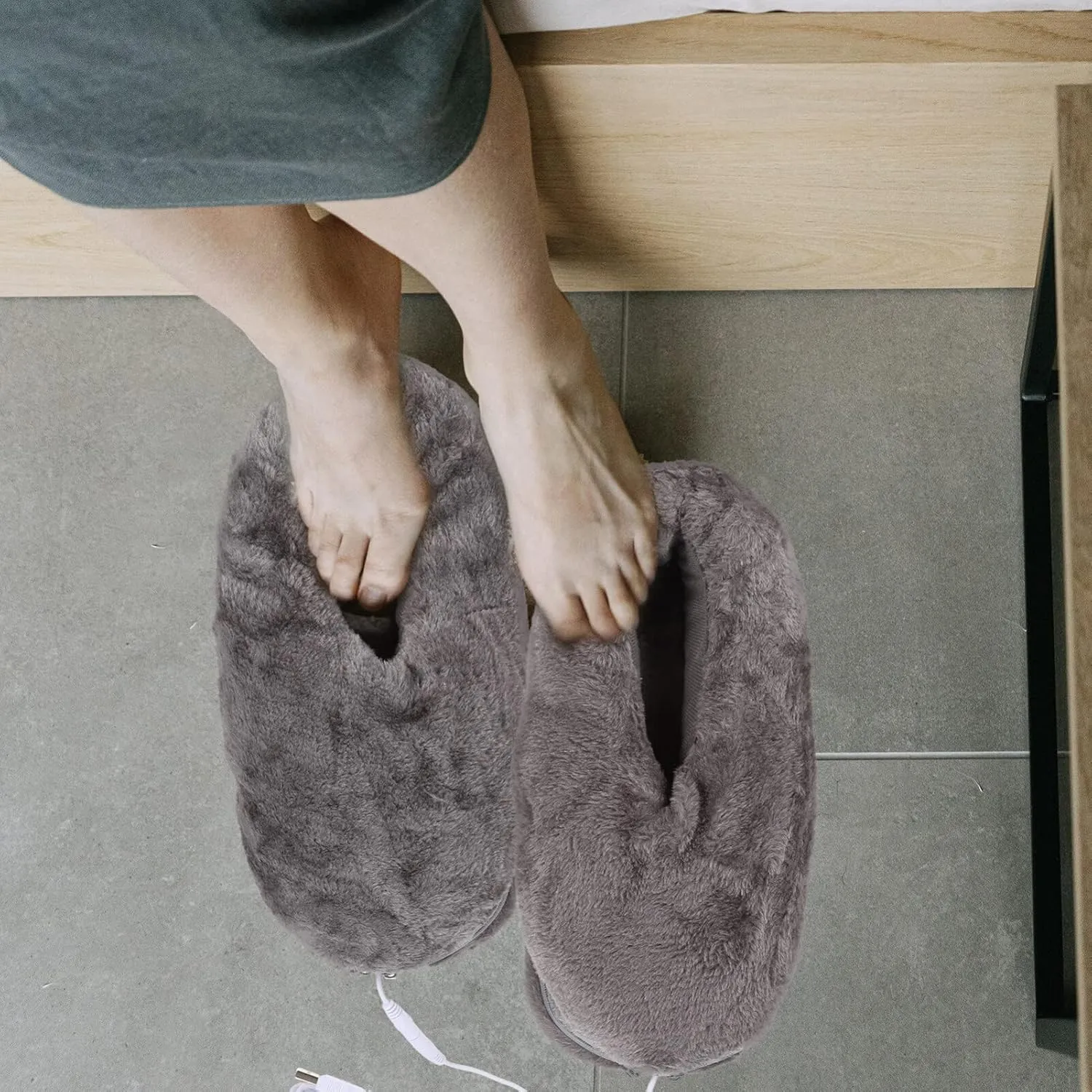 Heated Slippers Foot Warming Shoes Electric Warm Shoes Winter Footwear for Cold Days