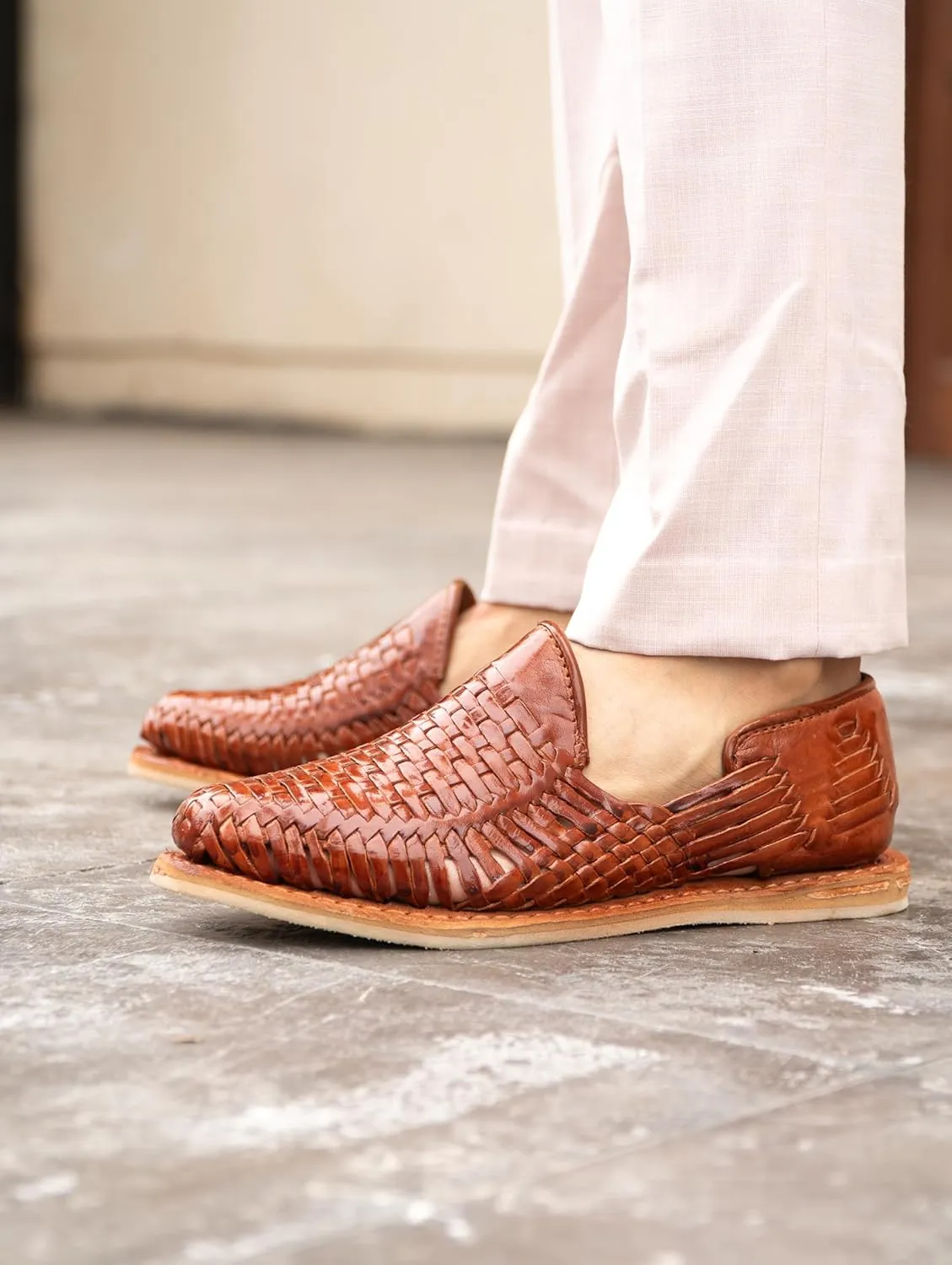 Mexico en la Piel Men’s Handmade Leather Huarache Sandals – Slip-On, Comfortable, Breathable, Available in Tan, Black, and Reddish – Sizes 8US to 13US