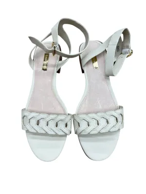 Sandals Flats By Clothes Mentor In Cream, Size: 9.5