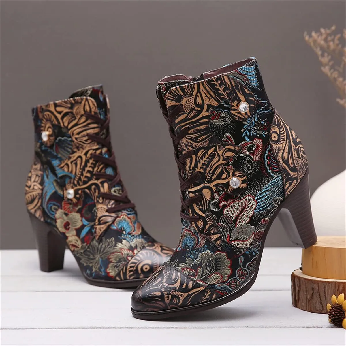 SOCOFY Womens Ankle Boots Leather High Heel Comfort Splicing Floral Pattern Lace Up Boots Leather Winter Fur Lined Boots Outdoor Anti-Slip Side Zipper Walking Boots for Wedding Party Dress