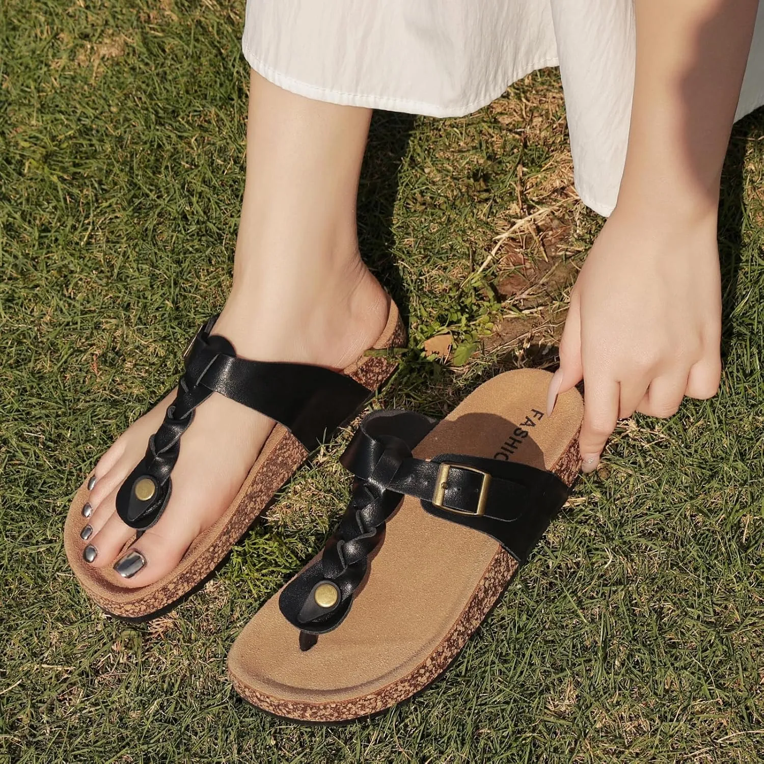 Thong Sandals for Women & Men，Non-slip Flip Flops with Cork Footbed Adjustable Buckle Summer Women Footwear Beach Essentials Slides