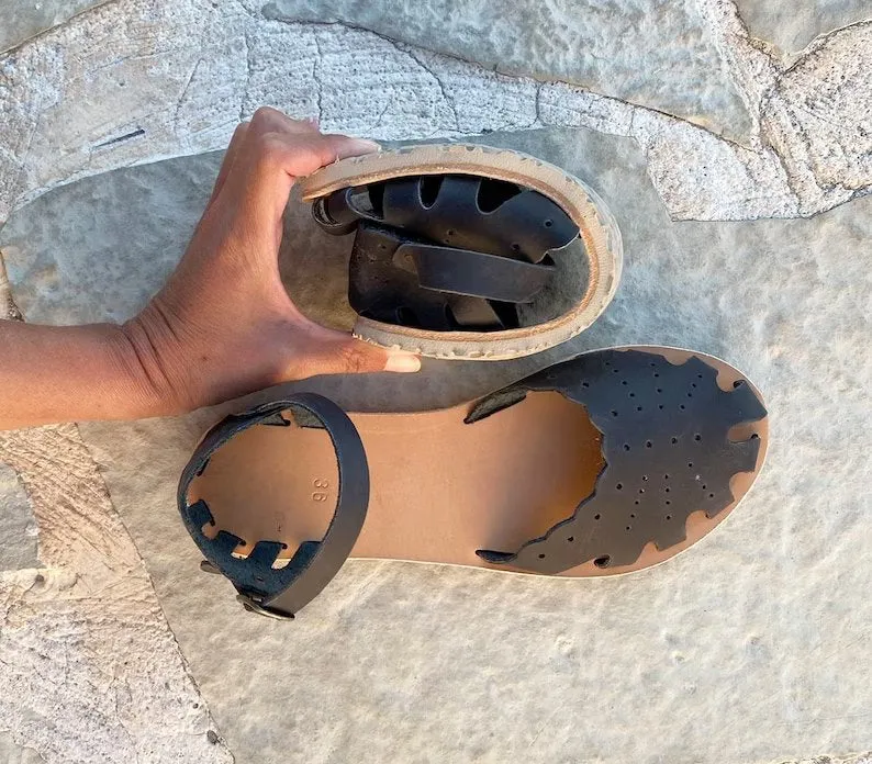 Vibram closed bareefoot sandals
