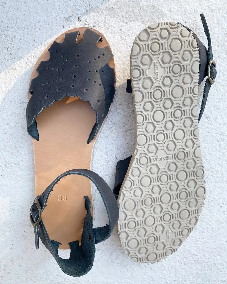 Vibram closed bareefoot sandals