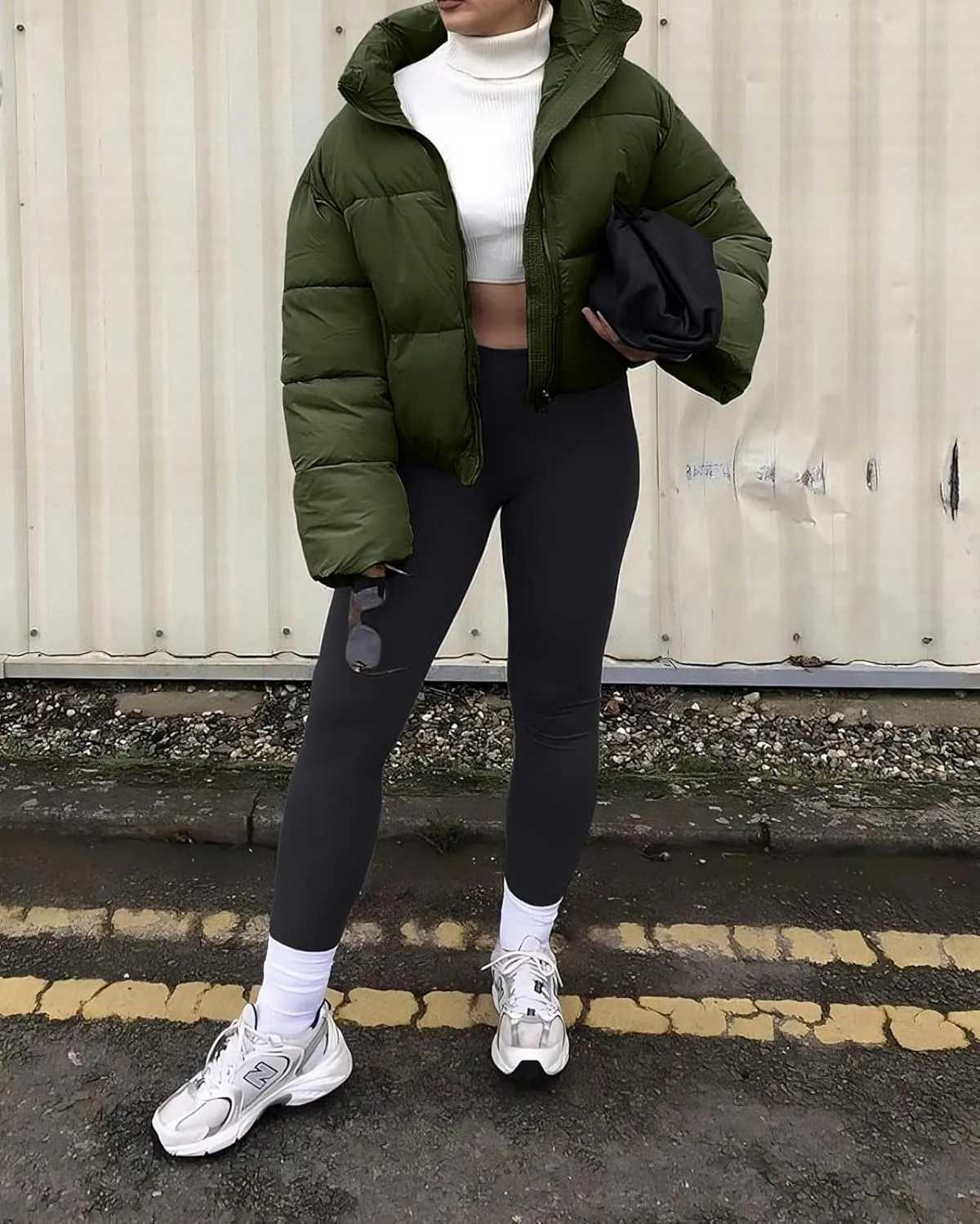 Women's Winter Cropped Puffer Jacket 2023 Long Sleeve Lightweight Zip Short Jacket Coat with Pockets