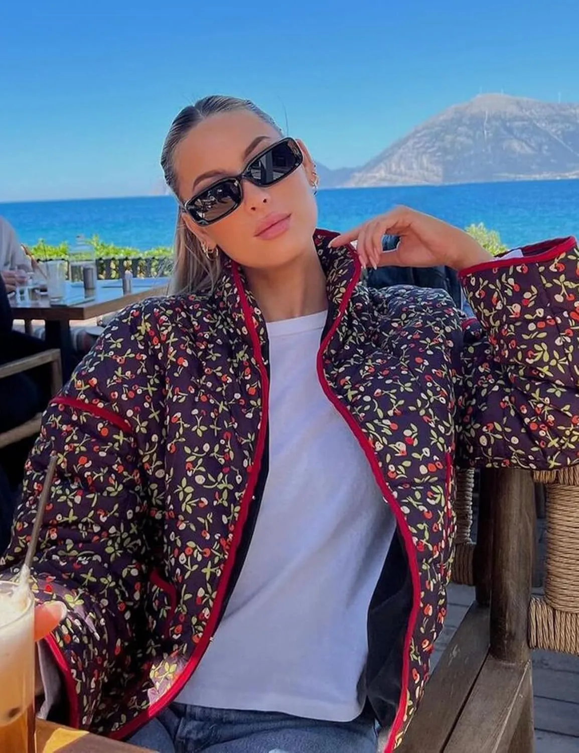 Wyeysyt Women's Cropped Puffer Jacket Lightweight Floral Print Long Sleeve Padded Quilted Puffy Cardigan Coat