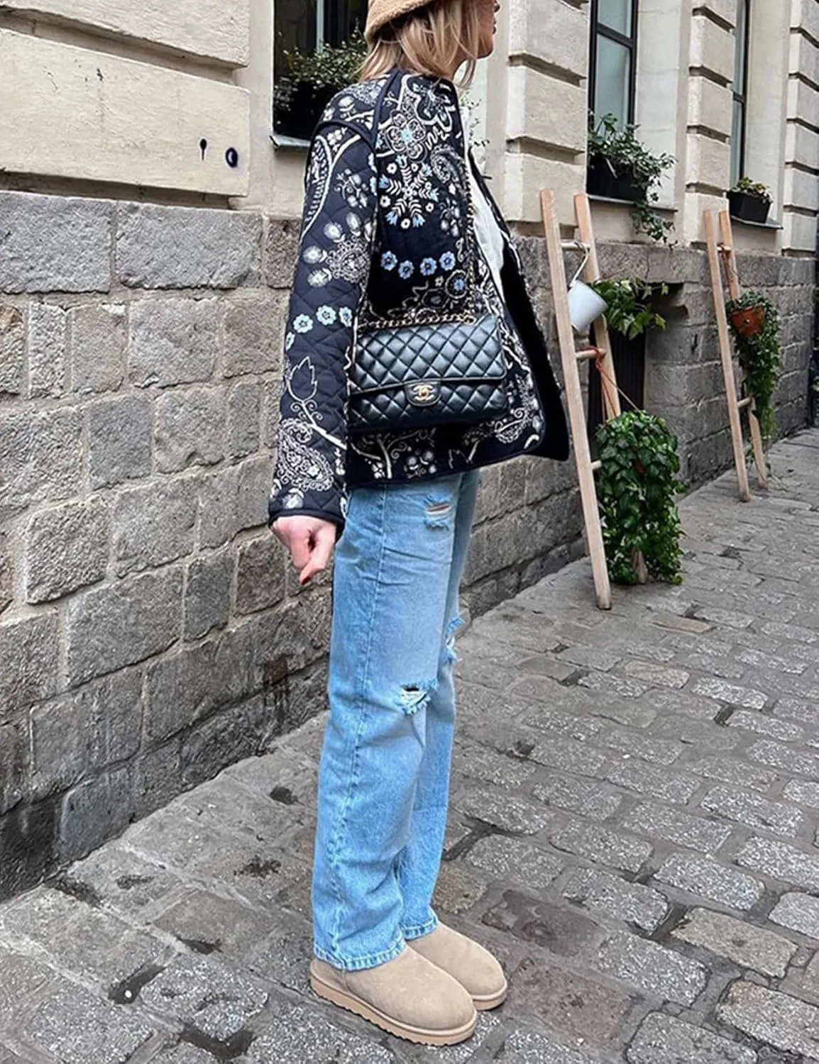 Wyeysyt Women's Cropped Puffer Jacket Quilted Floral Print Cardigan Button Up Long Sleeve Lightweight Open Front Padded Coat